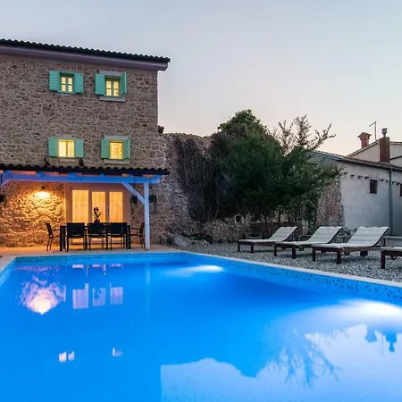 Antiqua Villa