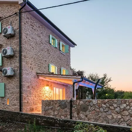 Antiqua Villa Risika